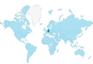 Weltkarte in blau-weiß