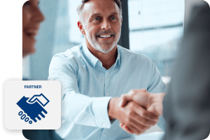 Menschen schütteln sich die Hände